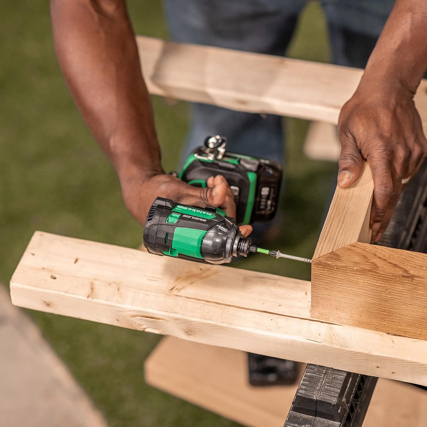 Metabo HPT Framing Nailer, Pro-Preferred Pneumatic Power Nailer & Framing Tool For Flooring, Roof Decking & More, Rapid Response Cylinder Valve, 21° 2″ to 3-1/4″ Plastic Collated Nails, NR83A5(S)(NR83A5(S) + BONUS Impact Driver Kit)